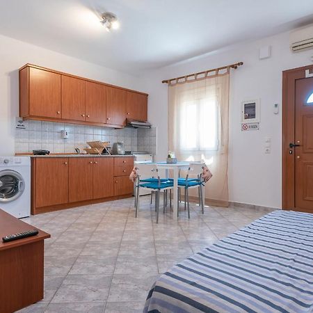 A & K Vacation House Varos Bagian luar foto