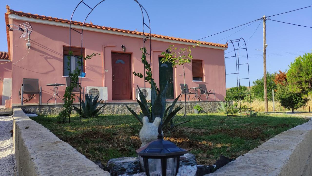 A & K Vacation House Varos Bagian luar foto