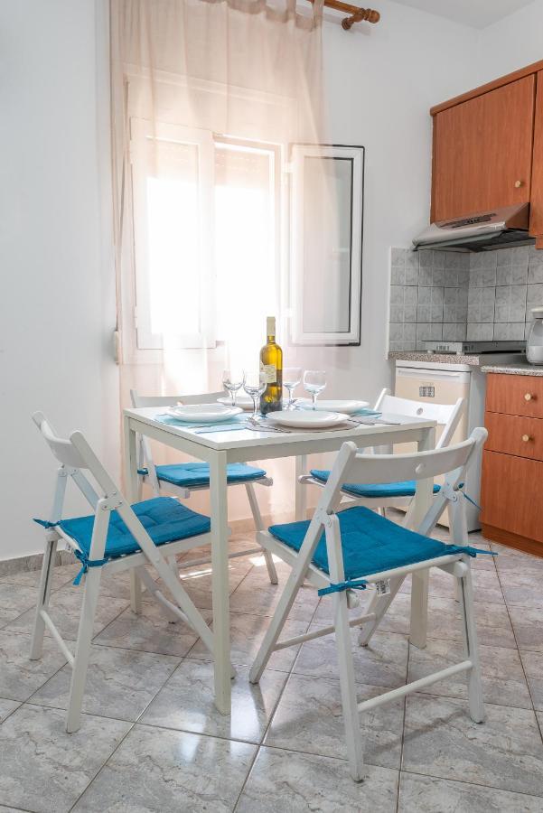 A & K Vacation House Varos Bagian luar foto