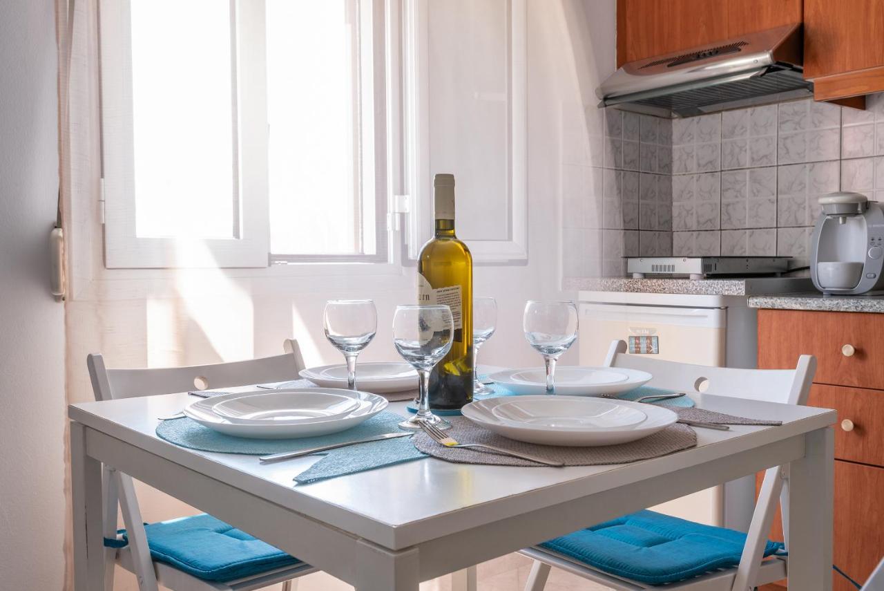 A & K Vacation House Varos Bagian luar foto
