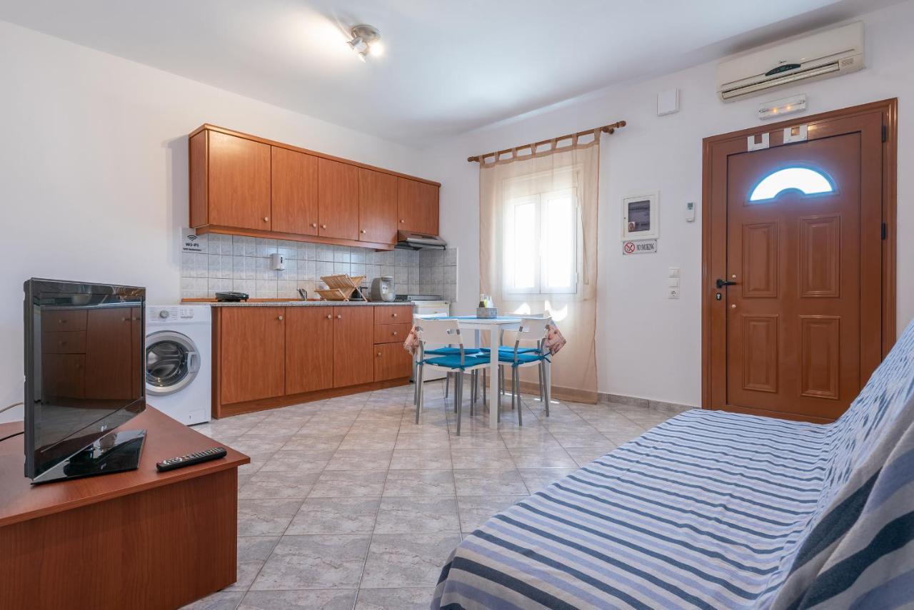 A & K Vacation House Varos Bagian luar foto