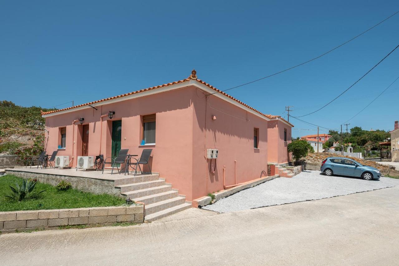 A & K Vacation House Varos Bagian luar foto