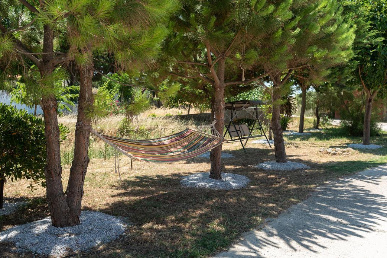 A & K Vacation House Varos Bagian luar foto